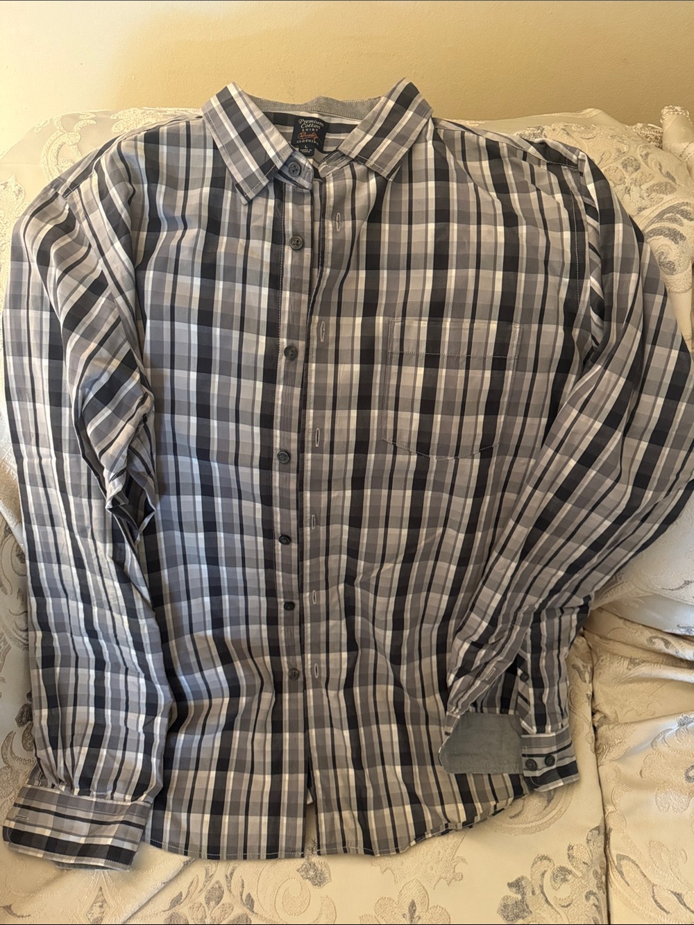 Men's Gray Plaid Button-Down Shirt - Long Sleeve Casual